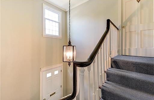 4th image of 6 N Sussex Way