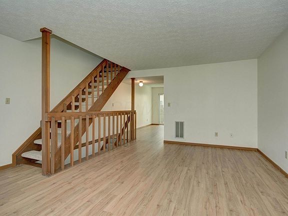 5th image of 7853 Malton Ln