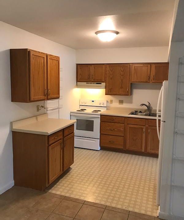 1st image of 220 Williamsburg Dr #2