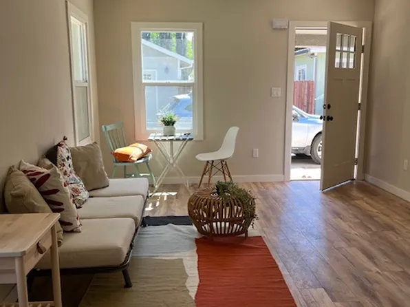 2710 39th St, Sacramento, CA 95817