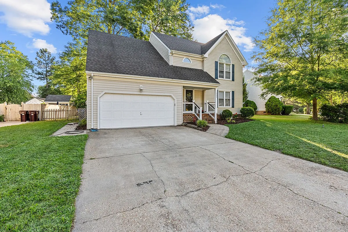 Building Photo - 1009 Grantham Ln