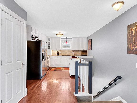 5th image of 689 Hunter Ave