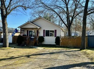 8625 Creston Dr, Pinckney, MI 48169