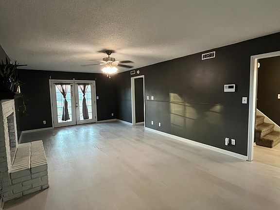 3rd image of 3314 Carrie Dr