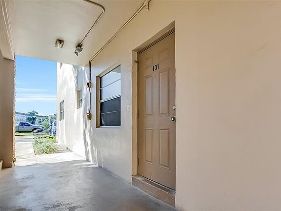 3rd image of 2440 SW 81st Avenue #101
