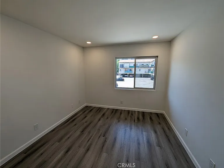 5460 White Oak Ave #G222 — Photo 7