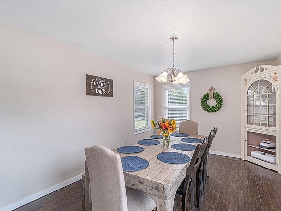 4th image of 4684 Black Oak Ln