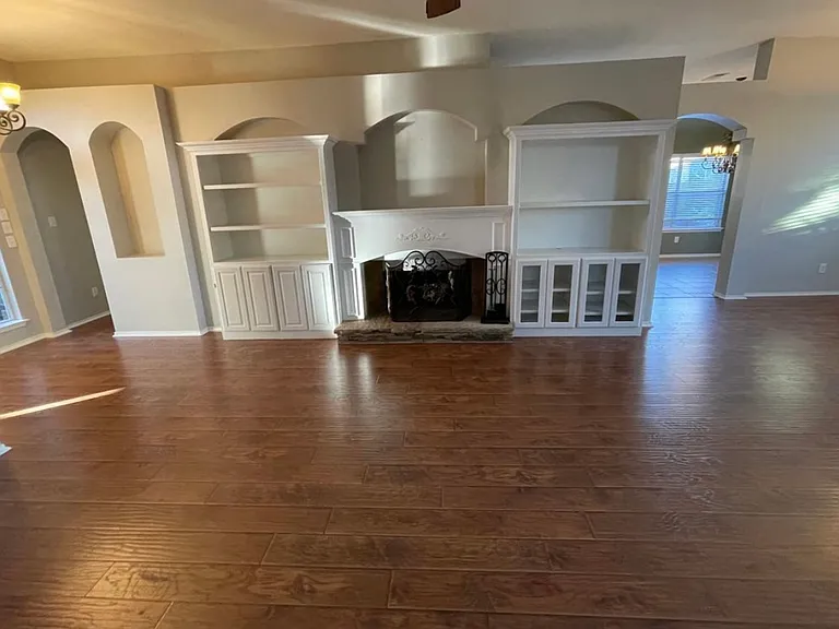 208 Forestview Rd — Photo 2