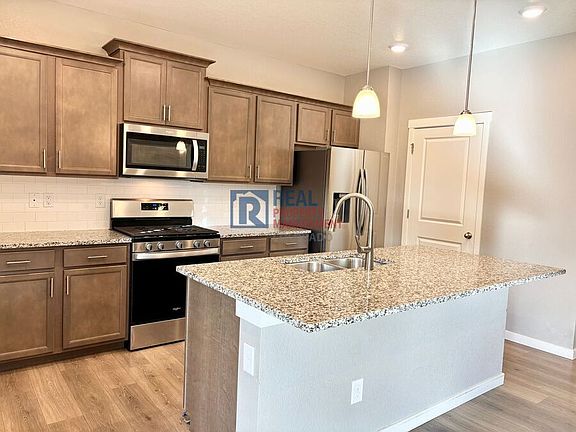 3rd image of 2051 Rosette Ln
