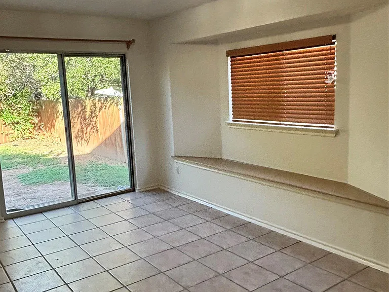 2508 Byfield Dr — Photo 10