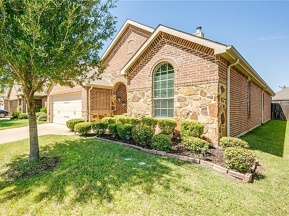 2nd image of 1116 Luckenbach Dr