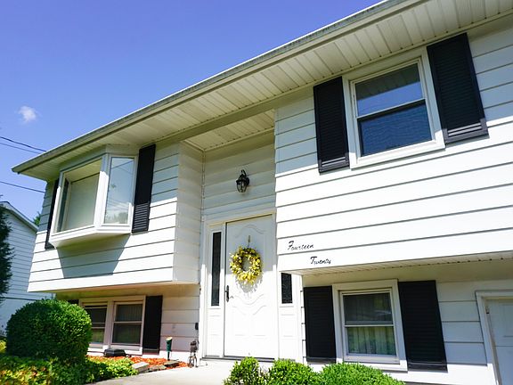 2nd image of 1420 Miner Cir
