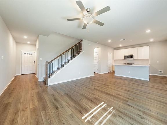 4th image of 10205 W Mager Ln