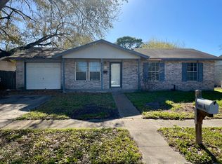 808 Garner Dr, Beeville, TX 78102