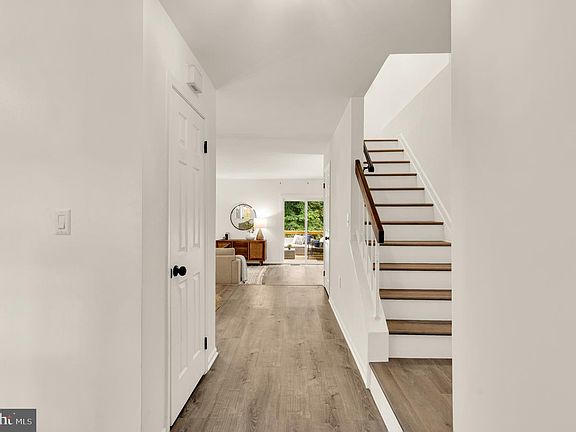 3rd image of 19123 Grotto Ln