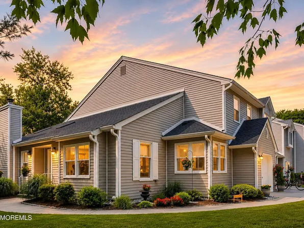 26 Whitesands Way, Little Silver, NJ 07739