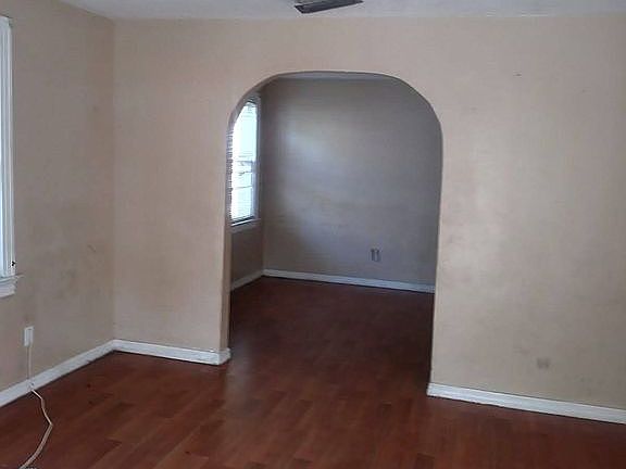 4th image of 1617 W 8th St