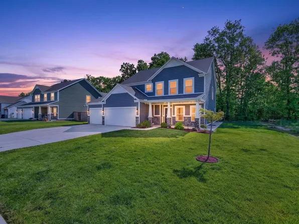 48 Manchester Dr, Trafalgar, IN 46181