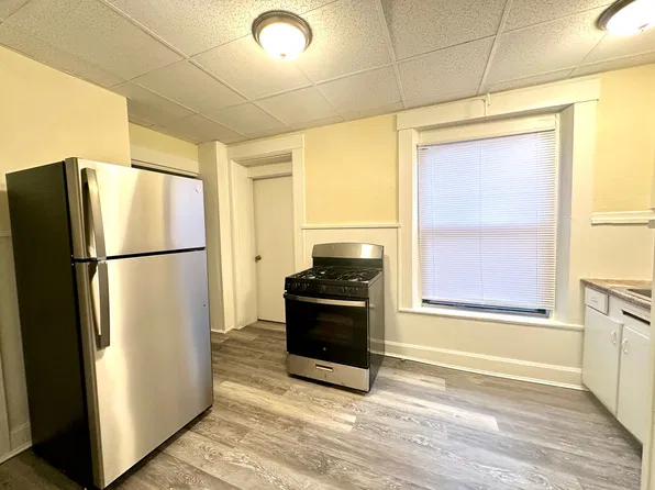 56 Clinton Avenue, 56 Clinton Ave #1, Holyoke, MA 01040