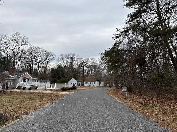 4th image of 2211 Lakeshore Dr