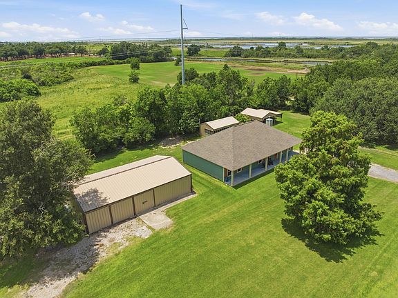 3rd image of 1010 Oak Ln