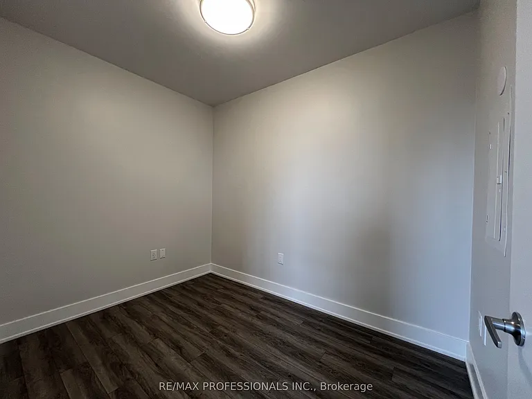 62 Dixfield Dr #121 — Photo 10