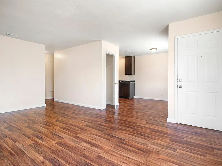 3438 Nashland Ave — Photo 4