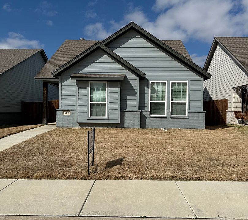 1st image of 705 The Cottages Dr