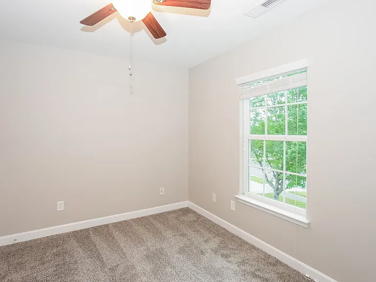 4198 Broadstairs Dr — Photo 14