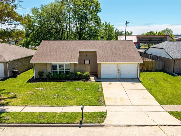 2507 Kings Chapel Rd, Friendswood, TX 77546