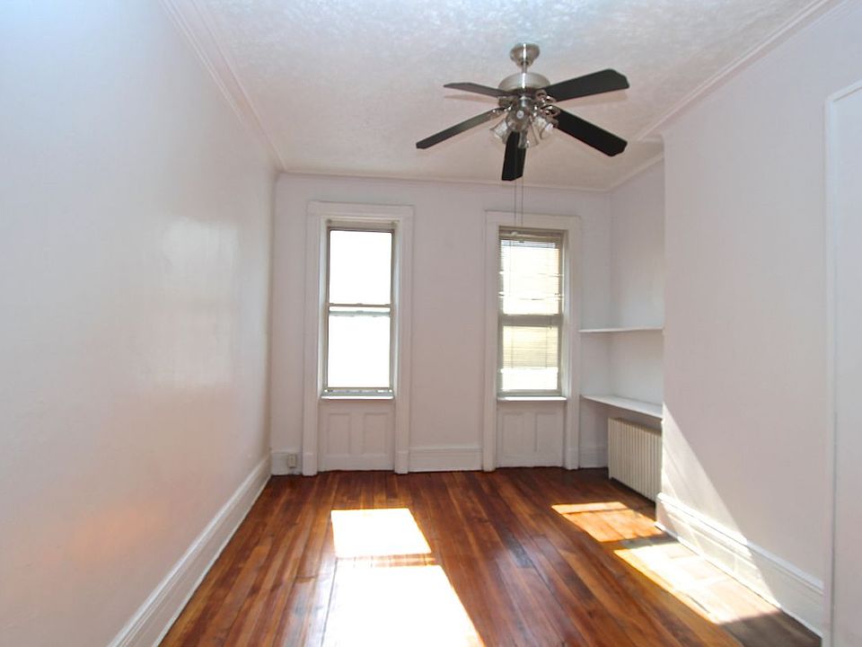 2nd image of 107 Engert Ave APT 3R