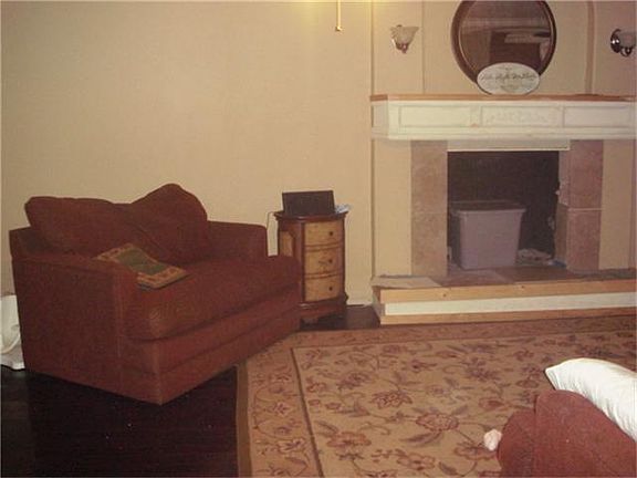 3rd image of 8819 Pine Shores Dr