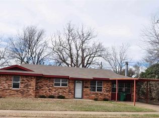 814 S Preston Rd, Burkburnett, TX 76354