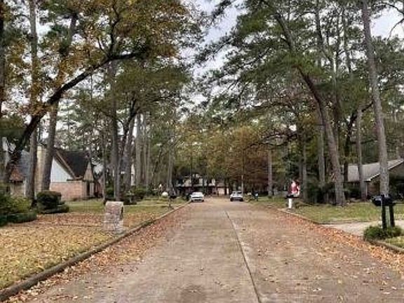 Exterior Neighborhood (street photo)