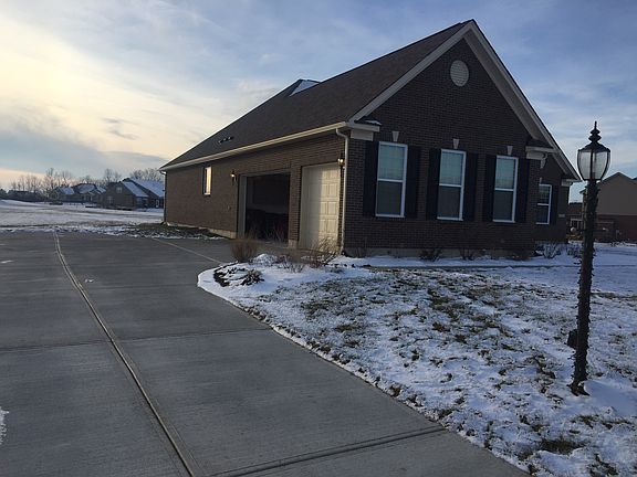 3rd image of 7375 Waterway Dr