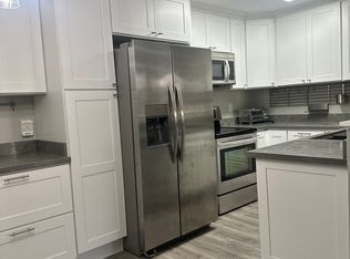 700 McCoy Ct APT 33, Lodi, CA 95240