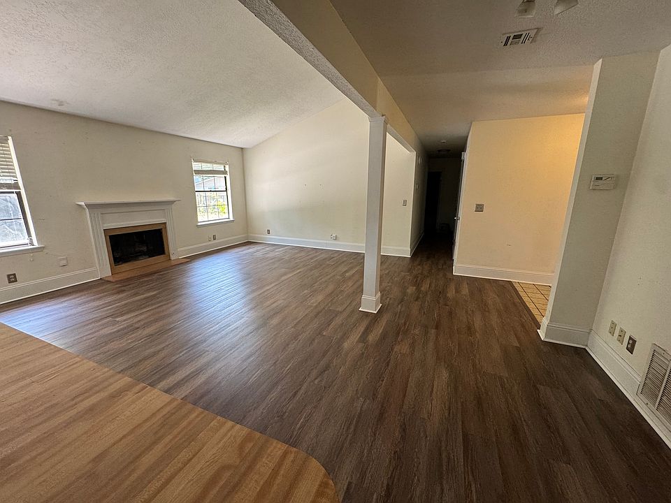 1st image of 2906 W 63rd St