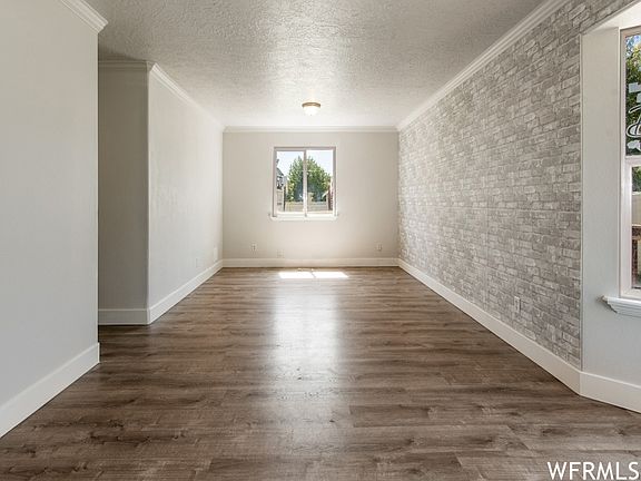 5th image of 502 W Tea Rose Ct N