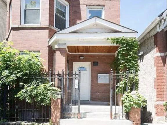 2nd image of 2442 N Ashland Ave APT 1F
