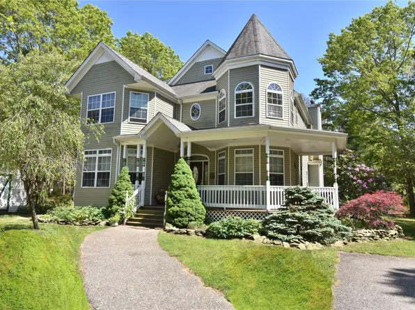 183 Middle Island rd. Road, Medford, NY 11763
