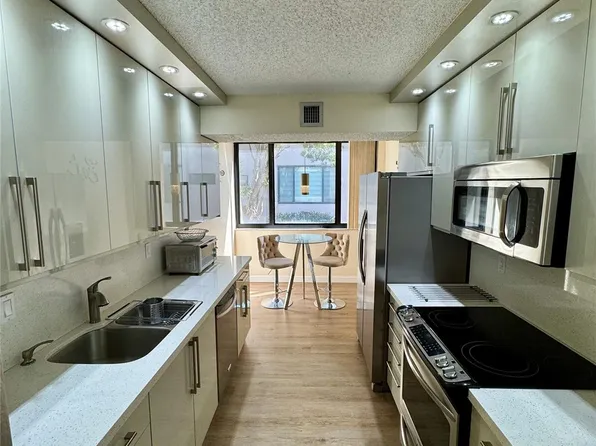 9585 SW 1st Court #9585, Coral Springs, FL 33071