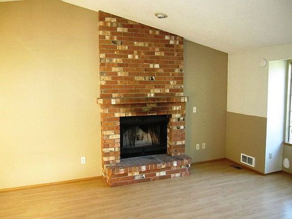 5th image of 15814 21st Avenue Ct E