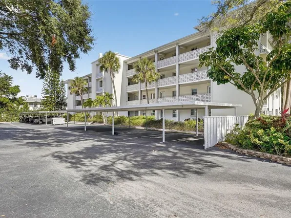 1524 Lakeview Rd APT 402, Clearwater, FL 33756