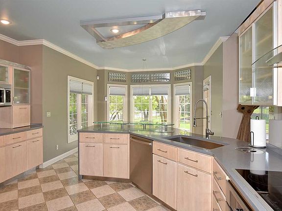 4th image of 2111 Duffers Ln