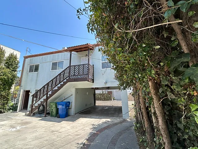 412 1/2 Rose Ave #A — Photo 10