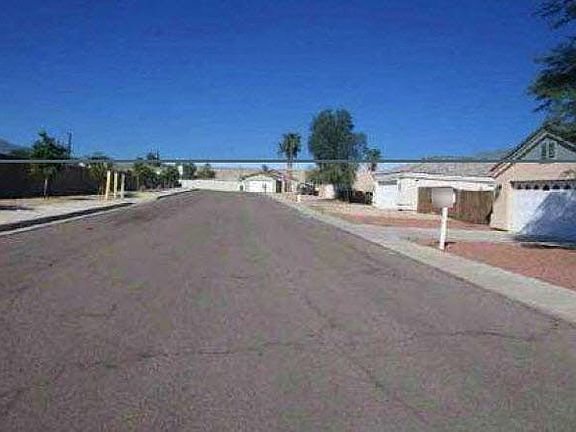 5th image of 647 Primrose Ln