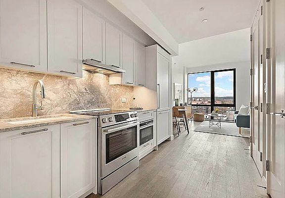 4th image of 107-06 Queens Blvd #7F