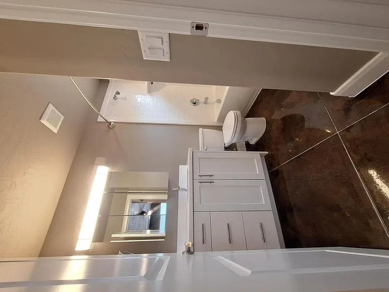 83 W Brown St — Photo 13