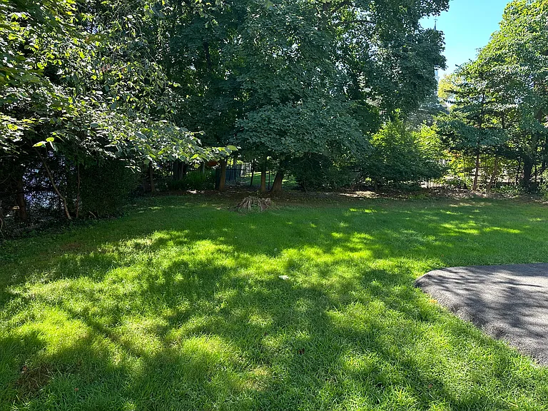 336 Cedar Ave #B — Photo 16