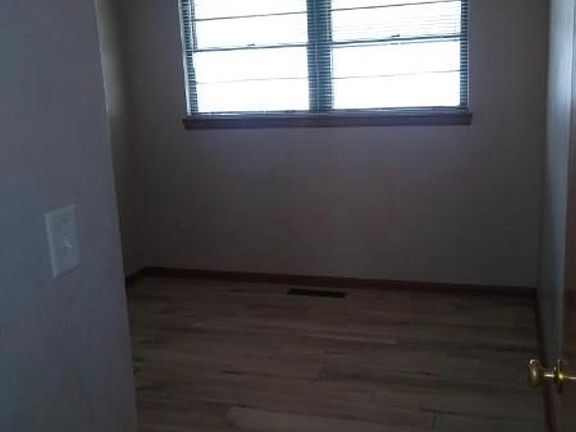 4th image of 1270 N West St